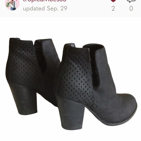 π$5 or free with bundleπ Steve Madden Black Heeled Booties Size 36 - Picture 2 of 10